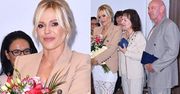 TYLKO U NAS! Wzruszona Doda odbiera wyróżnienie od prezydenta Ciechanowa. Towarzyszyli jej najbliżsi [GALERIA]