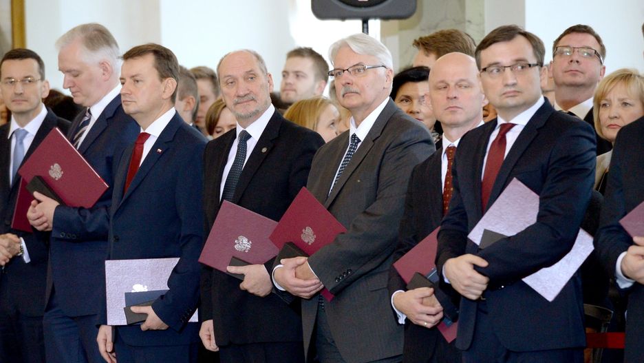 Nagrody przyznawane corocznie ministrom od lat budzą sporo kontrowersji. Zwłaszcza wśród posłów opozycji i byłych ministrów, którzy kiedyś je otrzymali
