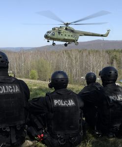 Policyjnym antyterrorystom granaty wypadły ze śmigłowca. "Nie dotykać ich"