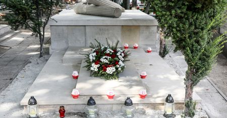 Zniszczony grobowiec gen. Zbigniewa Ścibor-Rylskiego został odnowiony