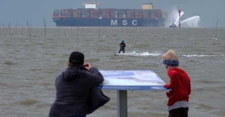 Największy na świecie kontenerowiec MSC Gulsun płynie do Polski. Dotrze do Gdańska w piątek