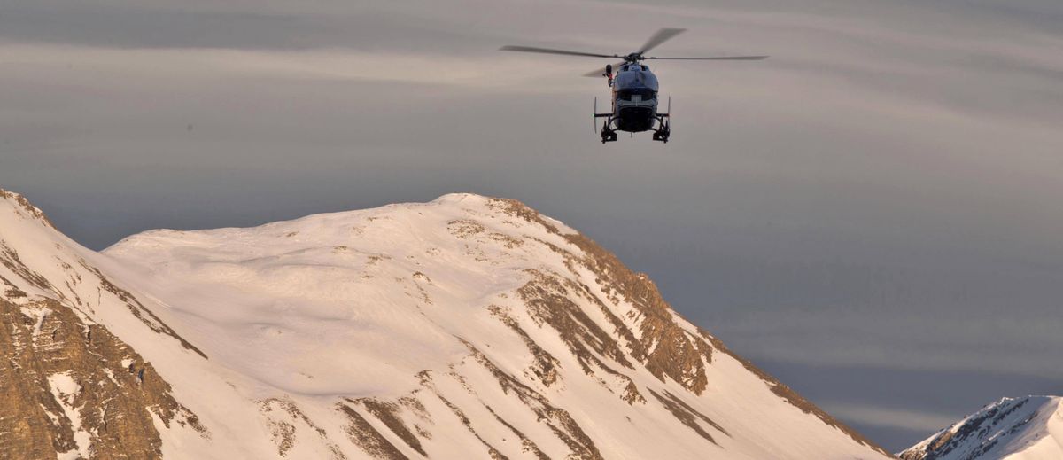 Narciarze zginęli zasypani śniegiem w Austrii