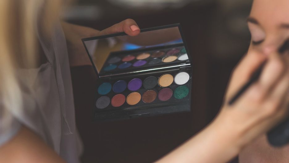 Z palet do makijażu korzystają głównie profesjonalistki