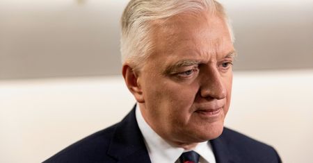 Jarosław Gowin zdenerwował nauczycieli. Znów pokazują swoje paski z zarobkami