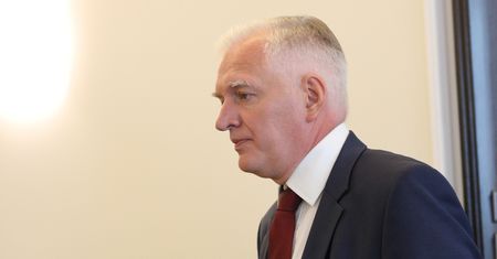 Jarosław Gowin: 8 tysięcy zł w miastach to nie są wysokie zarobki