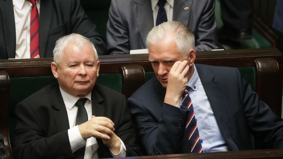 Jarosław Gowin rozmawiający w Sejmie z Jarosławem Kaczyńskim. Czy nadal będą w tej samej koalicji?