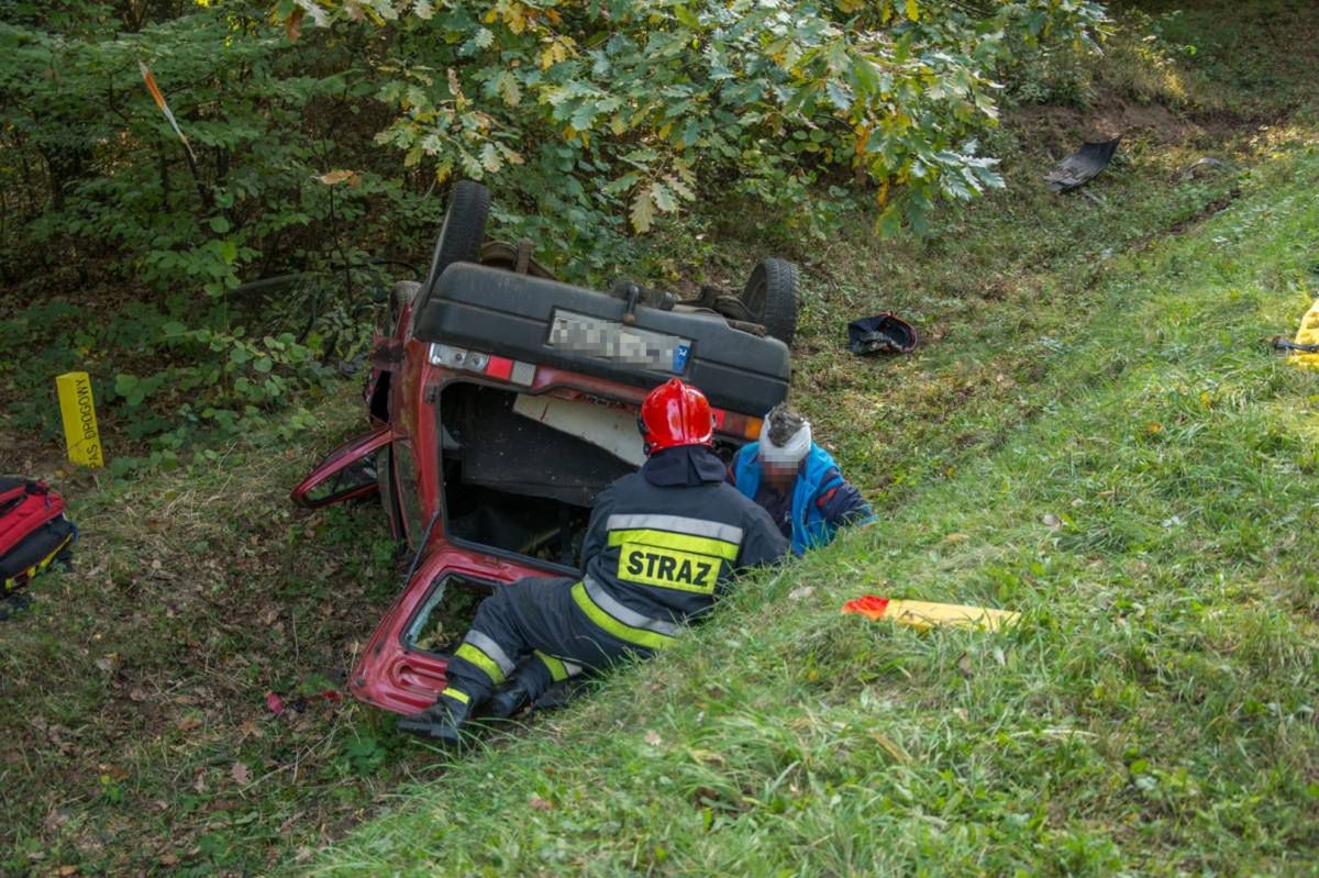 Tragedia pod Ostrowiną. Kierowca był pijany, nie żyje pasażer