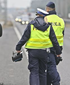 Ukrainiec zatrzymany przez drogówkę. Przewoził 30 pasażerów w 2-osobowym busie