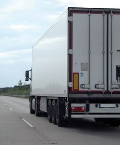 Białoruski kierowca wiózł 40 ton stali. W organizmie miał ponad 2 promile alkoholu