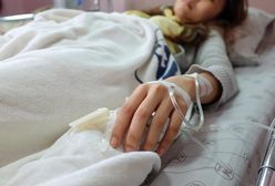 Pijana 12-latka trafiła do szpitala. Ktoś ją przywiózł w nocy