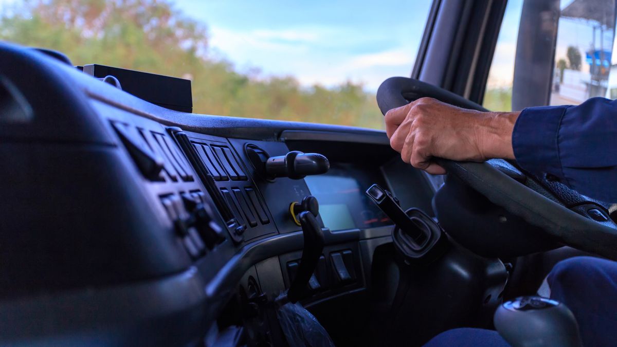 Firmy transportowe mają niecały miesiąc, by zarejestrować się na potrzeby nowego elektronicznego systemu opłat