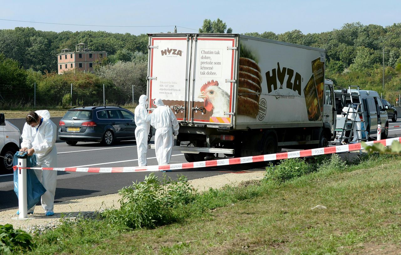 Uchodźcy udusili się w ciężarówce. 25 lat więzienia dla przemytników