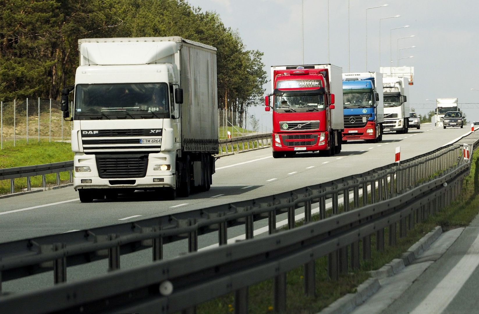 Polskie TIR-y autostradą do Chin. Zyskają firmy i kupujący w sieci