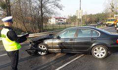 Brzozówka: karetka wioząca pacjentkę zderzyła się z bmw