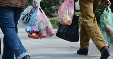 Spór o foliowe torby. Już niedługo będziemy za nie płacić