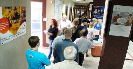 Ukraińcy miesiącami czekają na decyzję urzędów. Sądy nie mają litości