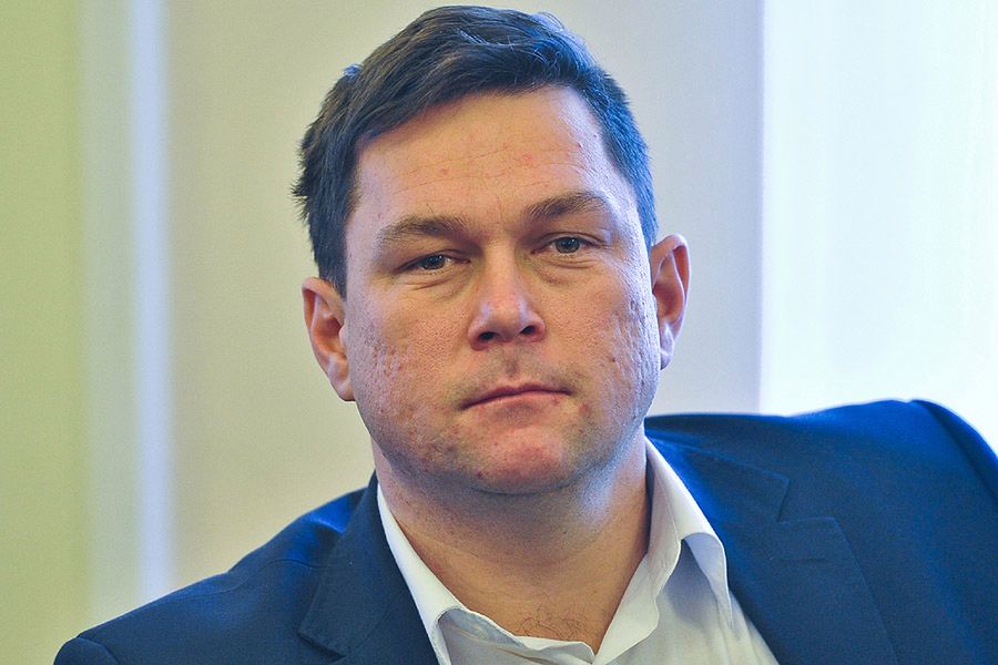Poseł PIotr Olszówka