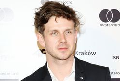 Antek Królikowski ma nową dziewczynę. Nie kryją się z czułościami