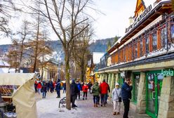 Pluszowe kajdanki i pokój z widokiem na Morskie Oko. Turyści potrafią zaskoczyć