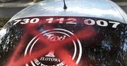 Taksówkarz oskarża konkurentów. Mieli zniszczyć mu samochód, bo obniżył opłatę