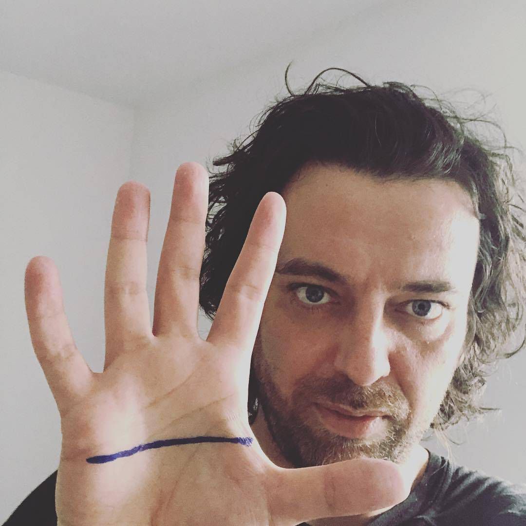 Emil Haidar wspiera akcję "Linia prosta"