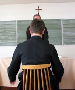 Samobójstwo kleryka w Łomży. Prokuratura sprawdzi, czy ktoś go namawiał lub pomagał