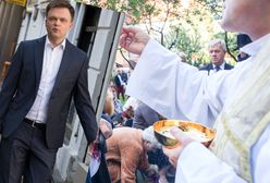 Odmówiono udzielenia komunii Szymonowi Hołowni. Ks. Daniel Wojda tłumaczy powód