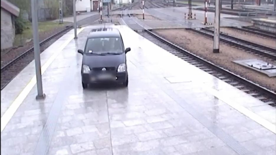 29-latek zaparkował na peronie dworca w Krakowie 