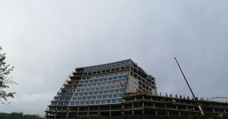 Hotel Gołębiewski w Pobierowie. Dyrektor chce odczarować budowę. "Wcale nie wycinaliśmy lasu"