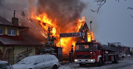 Wypompowali wodę ze stawu, by gasić pożar. Teraz chcą od nich pieniędzy