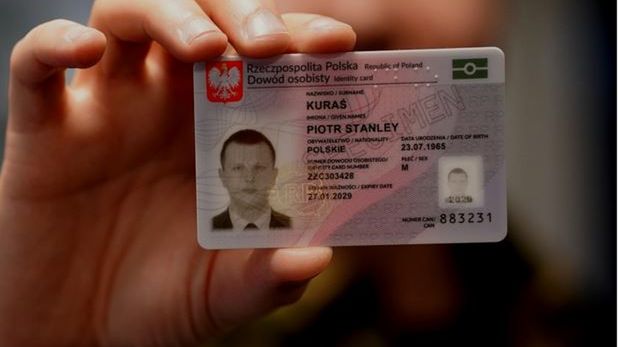 Polacy chcą mieć cyfrowe dokumenty - przekonuje resort cyfryzacji