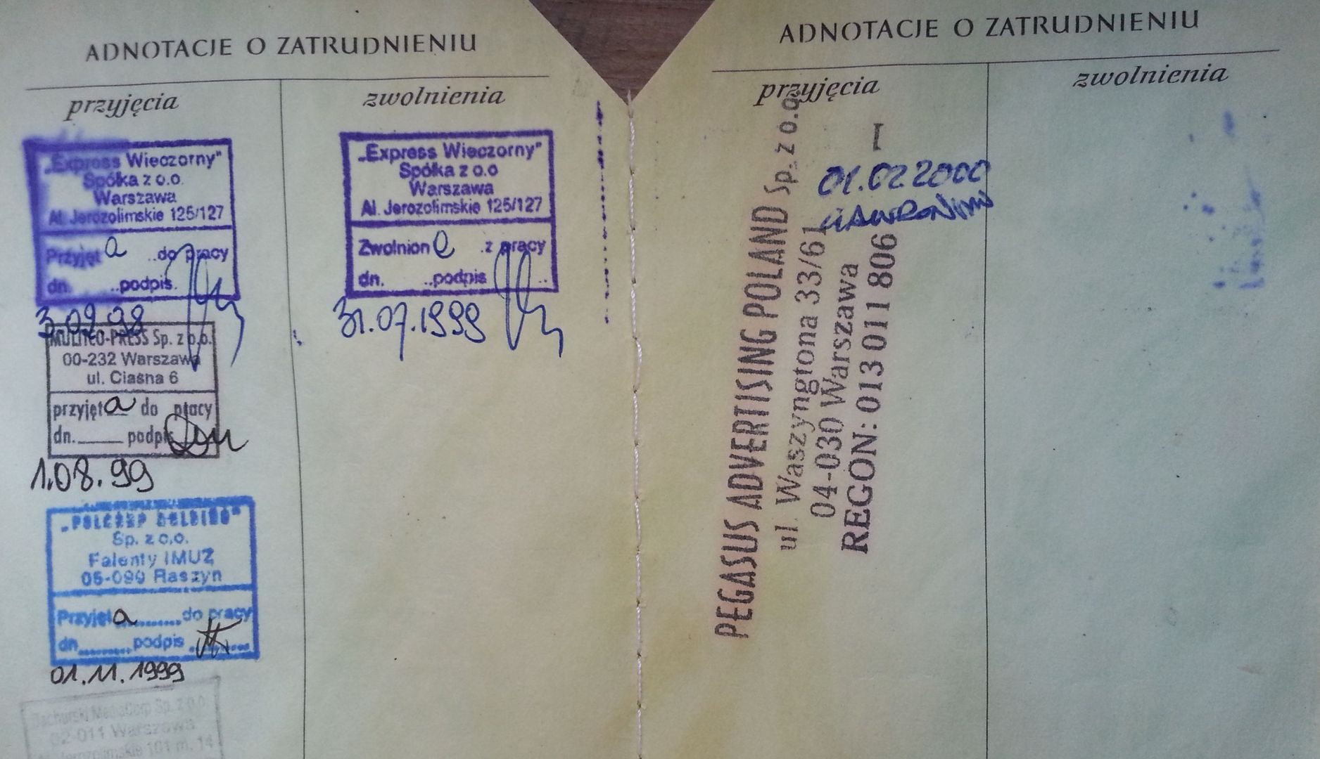 Stary dokument może "uratować życie". Jak długo trzymać paragony, polisy, świadectwa pracy
