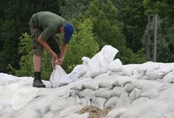 Przerwany wał przeciwpowodziowy koło Darłowa. Wojsko wysłało amfibie