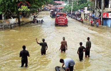 Ponad 200 ofiar cyklonu i powodzi