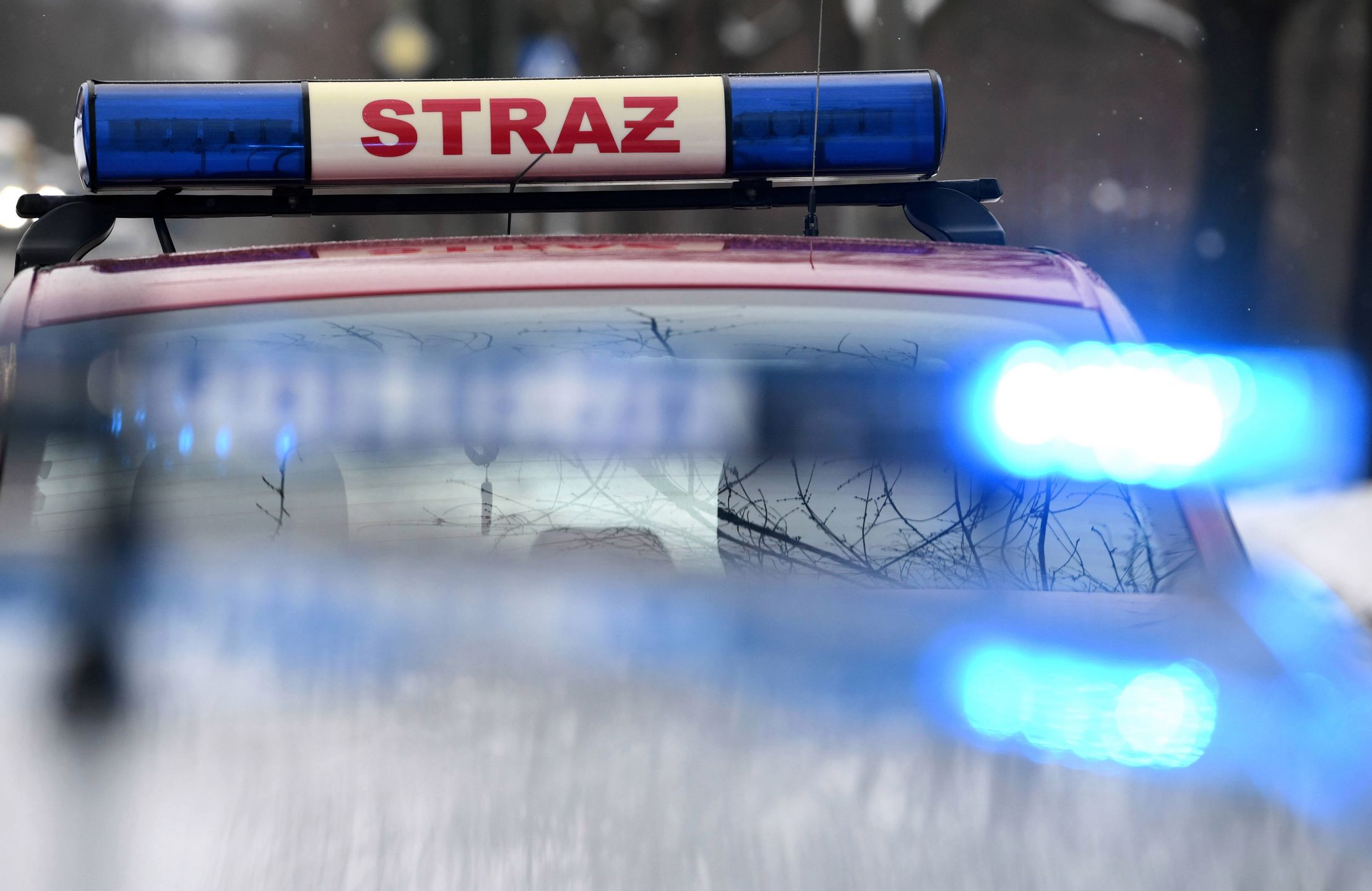 Ewakuacja jednego z budynków na osiedlu Tysiąclecia w Katowicach