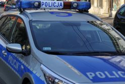 "Pomóżcie, bo kobieta mi się dusi". Mężczyzna zatrzymał radiowóz, żeby ratować partnerkę