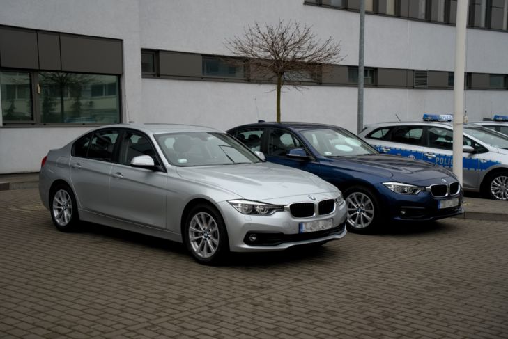 Policja odebrała kolejne 50 nieoznakowanych BMW. Wiadomo, gdzie można je spotkać