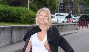 Marta Manowska przegrała walkę z wiatrem. Kreacja spłatała jej figla