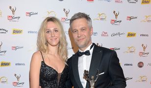 To ona skradła show Żebrowskiemu. Pokazała zgrabne nogi i imponujący dekolt