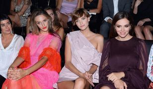 Falbaniasta Ola Żebrowska na Flesz Fashion Night. Wiosenna kreacja na jesienny wieczór