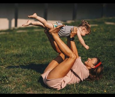 Anna Lewandowska ćwiczy z wózkiem. Inne mamy niedowierzają