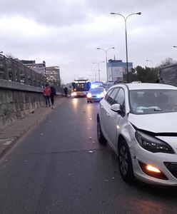 Warszawa. Wypadek przed GUS. Trasa Łazienkowska całkowicie zablokowana