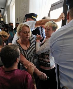 Szarpanina z niepełnosprawnymi i ich opiekunami przy oknach Sejmu. Szefowa Kancelarii wyjaśnia powody