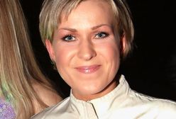 Michał Wiśniewski pozuje do zdjęcia z Justyną Majkowską. Można jej nie poznać