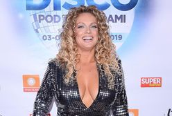 Joanna Liszowska tańczy nad morzem. Postawiła na naturalność