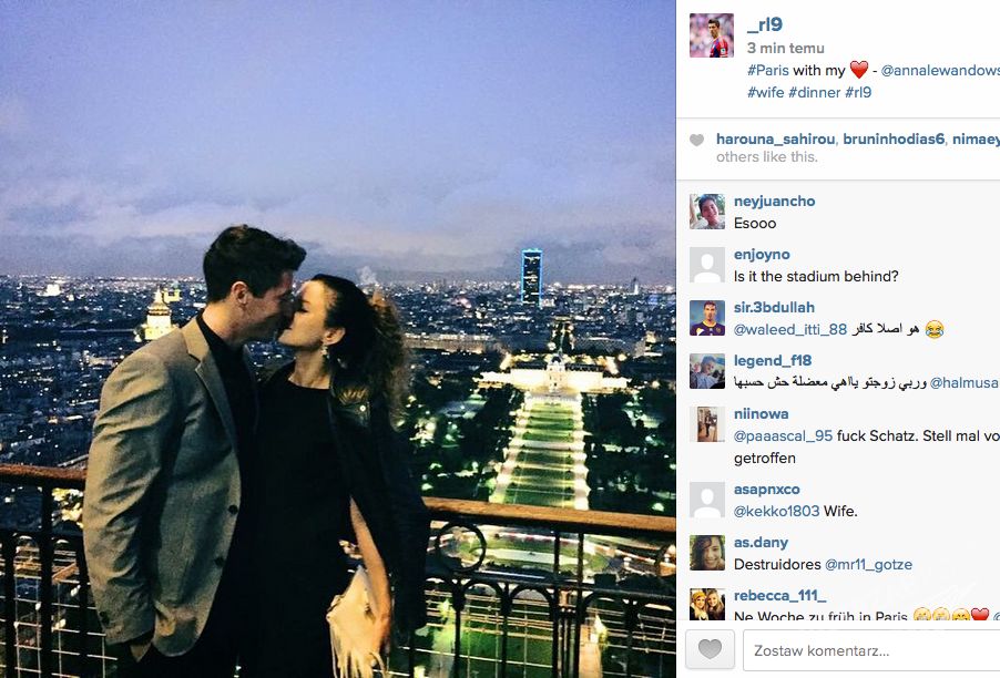 Robert Lewandowski całuje Annę Lewandowską w Paryżu. Instagram Roberta Lewandowskiego