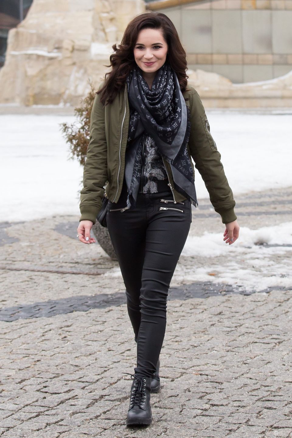 Ewelina Lisowska wychodzi z Pytania na śniadanie - paparazzi