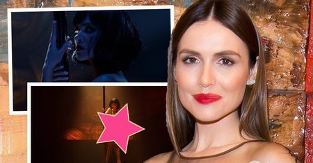 Marta Żmuda-Trzebiatowska tańczy na rurze w klubie go go. Zupełnie nago