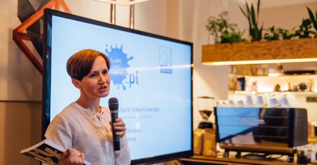 Córka Macierewicza wspiera karmienie piersią. Jej fundacja dostała rządową dotację