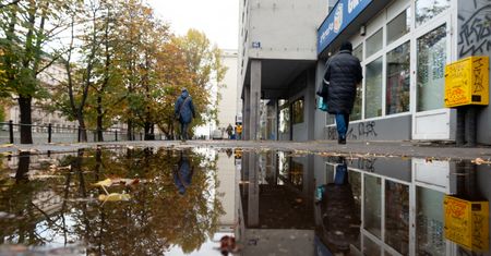 Warszawa obiecuje równe chodniki nad Trasą Łazienkowską